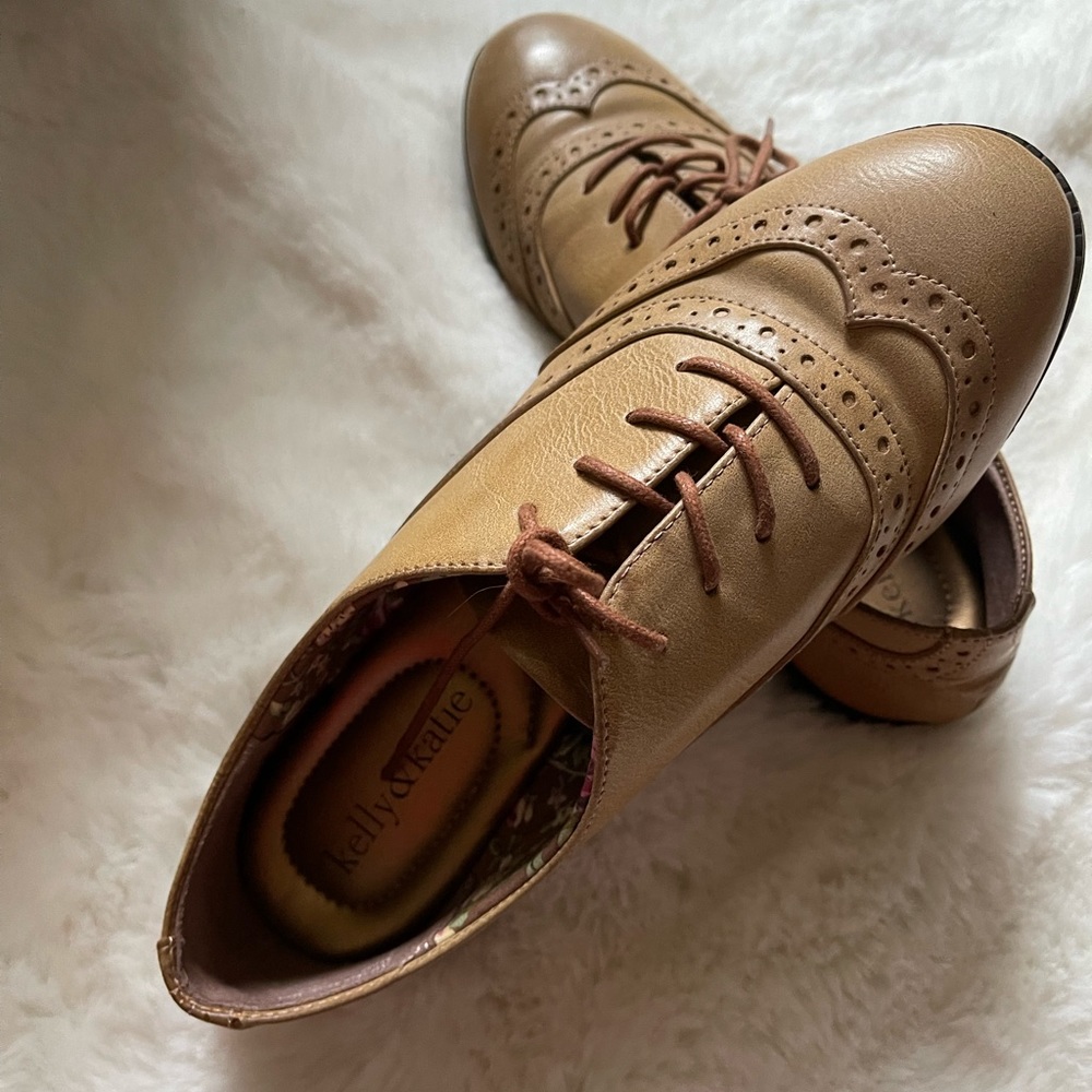 women shoes size 6 worn 1 time